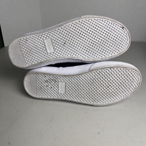 Vera Bradley Disney Shoes Alice in Wonderland Roses Red Quilted Slip On Size 9 - Picture 14 of 16